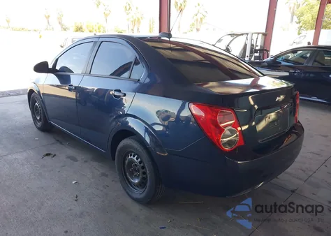 2015 Chevrolet Sonic Ls Auto из США, поврежденный, VIN 1G1JA5SH1F4218234